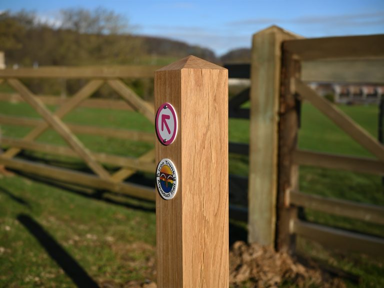 Waymarking post – oak
